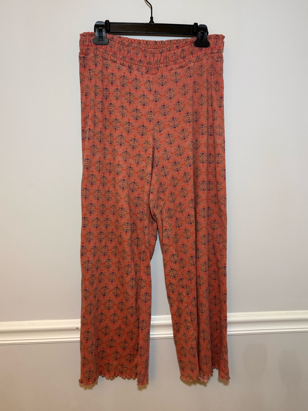 Natural Life cropped, wide-leg lounge pants.